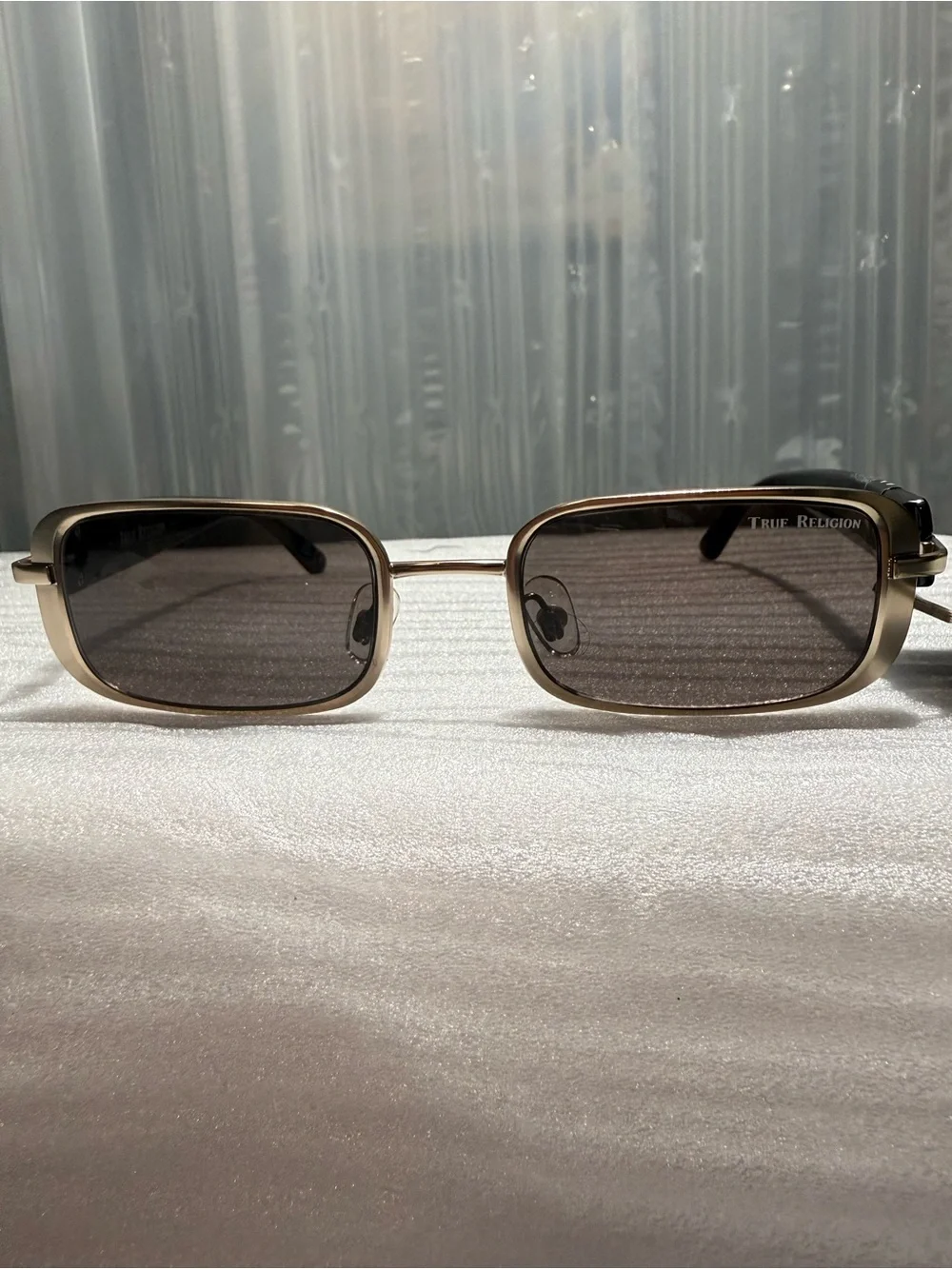 True Religion UNISEX TR26862 Gold Rectangle Sunglasses Gray Lens SR1025 NWT